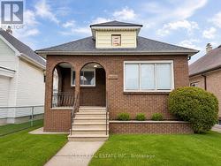 1102 LANGLOIS AVE AVENUE Windsor, ON N9A 2H5