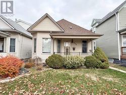 824 LINCOLN RD ROAD  Windsor, ON N8Y 2H1