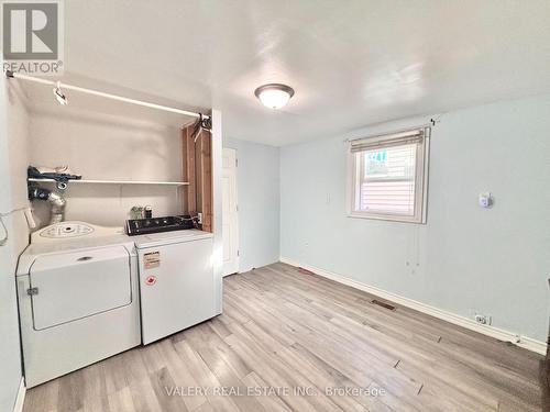 25 Niagara Street, Hamilton, ON - Indoor Photo Showing Laundry Room