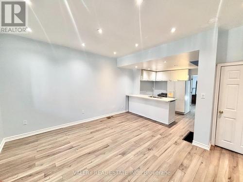 25 Niagara Street, Hamilton, ON - Indoor Photo Showing Other Room