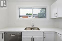 28 WOODMAN DRIVE N  Hamilton, ON L8H 2M5