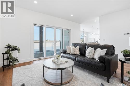 436 Augusta Boulevard, Warman, SK - Indoor Photo Showing Living Room