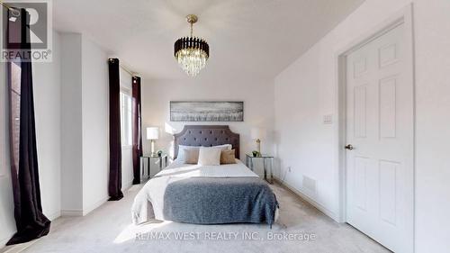 902 Sumac Crescent, Milton, ON - Indoor Photo Showing Bedroom
