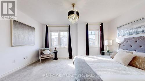 902 Sumac Crescent, Milton, ON - Indoor Photo Showing Bedroom