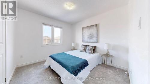 902 Sumac Crescent, Milton, ON - Indoor Photo Showing Bedroom