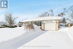 10 DAVIES CRESCENT  Barrie, ON L4M 2M3