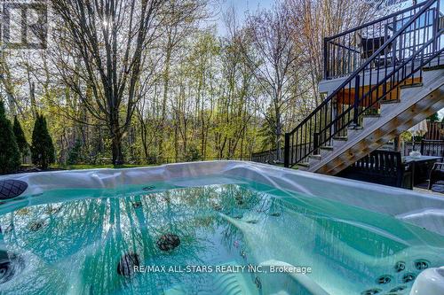 64 Button Crescent, Uxbridge, ON - Outdoor With Backyard