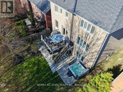 64 Button Crescent, Uxbridge, ON - Outdoor