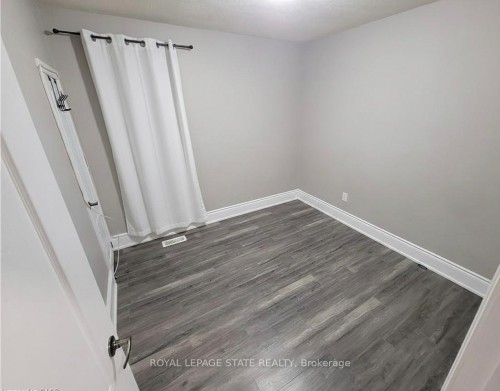 27 Belmont Avenue, Hamilton, ON - Indoor Photo Showing Other Room