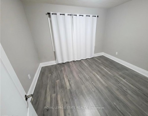 27 Belmont Avenue, Hamilton, ON - Indoor Photo Showing Other Room