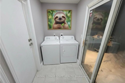 27 Belmont Avenue, Hamilton, ON - Indoor Photo Showing Laundry Room