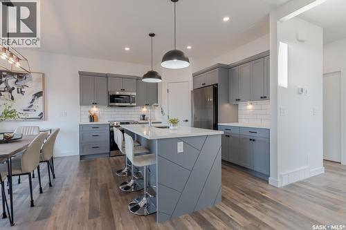 421 Traeger Close, Saskatoon, SK - Indoor Photo Showing Kitchen With Upgraded Kitchen
