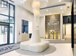 614 - 23 GLEBE ROAD W  Toronto, ON M5P 0A1