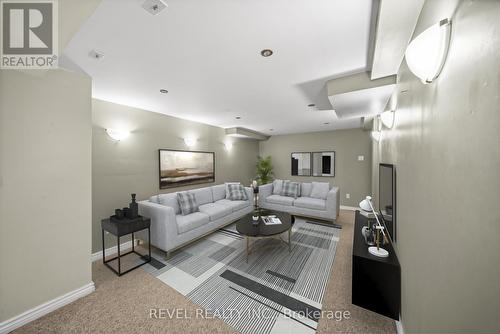 3723 Trelawny Circle, Mississauga, ON - Indoor