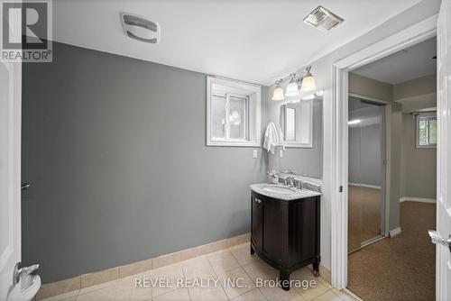 3723 Trelawny Circle, Mississauga, ON - Indoor