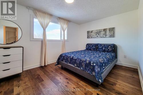 50 Everest Street, Hamilton, ON - Indoor Photo Showing Bedroom