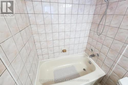 50 Everest Street, Hamilton, ON - Indoor Photo Showing Bathroom