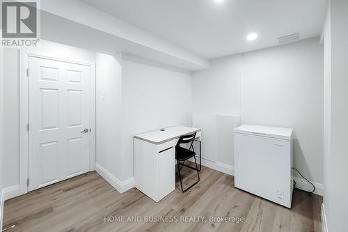 50 Everest Street, Hamilton, ON - Indoor Photo Showing Other Room