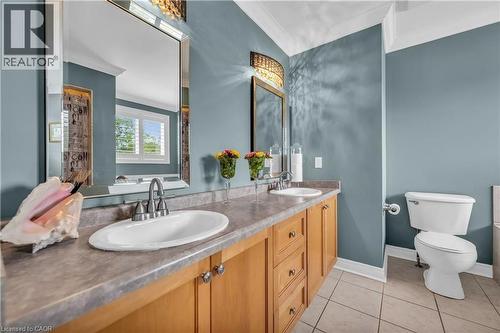 38 Sunbeam Drive, Hamilton, ON - Indoor Photo Showing Bathroom