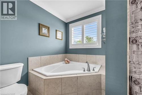 38 Sunbeam Drive, Hamilton, ON - Indoor Photo Showing Bathroom