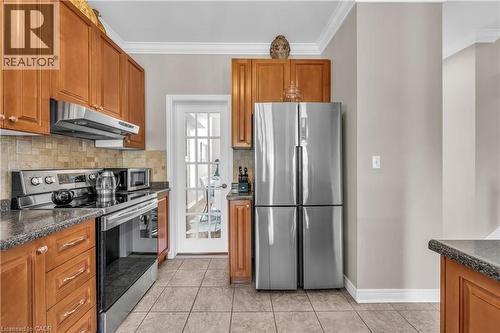 38 Sunbeam Drive, Hamilton, ON - Indoor Photo Showing Kitchen