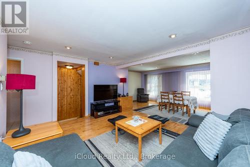 56 - 46 Dearbourne Boulevard, Brampton, ON - Indoor Photo Showing Living Room