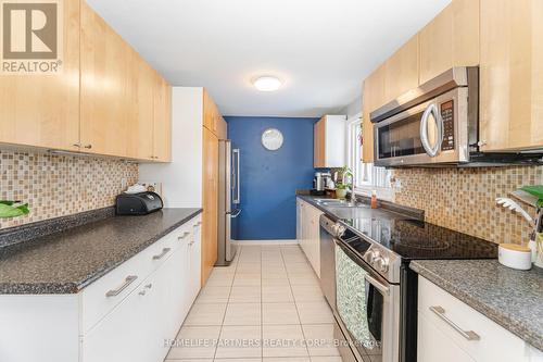 7695 Priory Crescent, Mississauga, ON - Indoor Photo Showing Kitchen