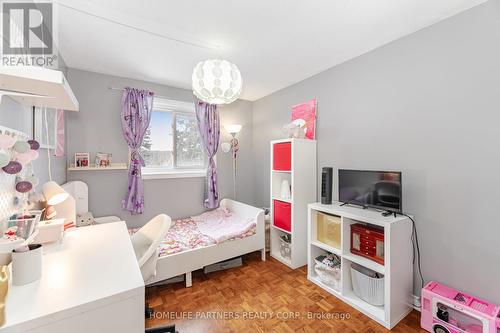 7695 Priory Crescent, Mississauga, ON - Indoor Photo Showing Bedroom