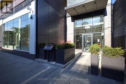 517 - 109 OSSINGTON AVENUE  Toronto, ON M6J 2Z2