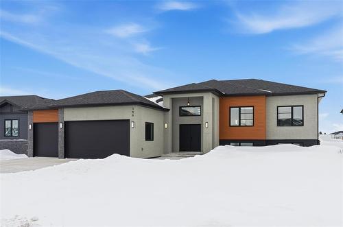 129 WYNDHAM ESTATE Drive  Steinbach, MB R5J 2K5