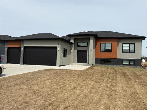 129 WYNDHAM ESTATE Drive  Steinbach, MB R5J 2K5