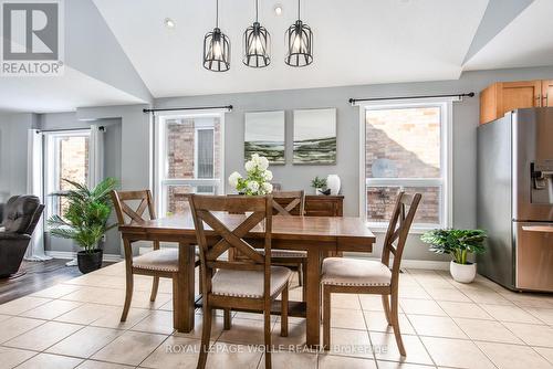 46 Spring Wagon Lane, Elmira, ON - Indoor Photo Showing Dining Room