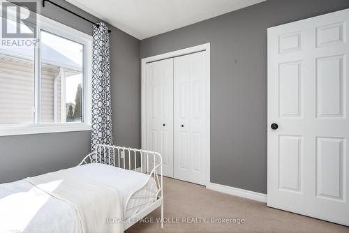 46 Spring Wagon Lane, Elmira, ON - Indoor Photo Showing Bedroom
