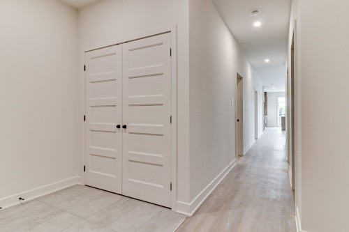 Corridor - 8-2050 Boul. De Blois, Laval (Duvernay), QC - Indoor Photo Showing Other Room