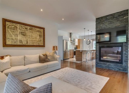 Photo aérienne - 305 Allée Paisible, Mont-Tremblant, QC - Indoor Photo Showing Living Room With Fireplace