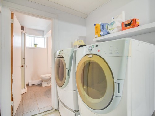 Salle de lavage - 257 Rue Albert, Châteauguay, QC - Indoor Photo Showing Laundry Room