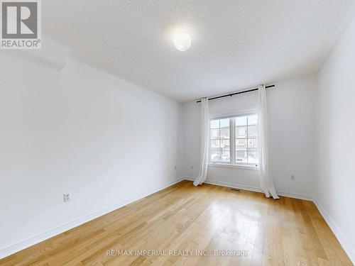 25 Ruby Crescent, Richmond Hill, ON - Indoor Photo Showing Other Room