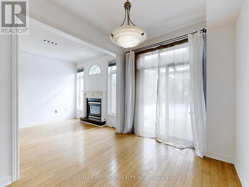 25 Ruby Crescent, Richmond Hill, ON - Indoor With Fireplace