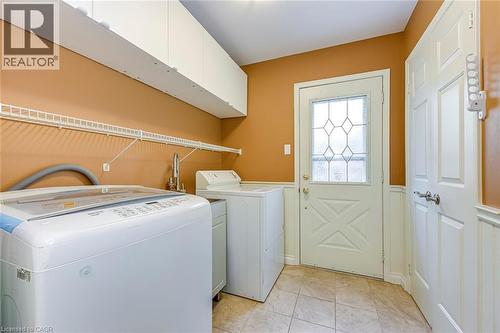 2223 Vista Drive, Burlington, ON - Indoor Photo Showing Laundry Room