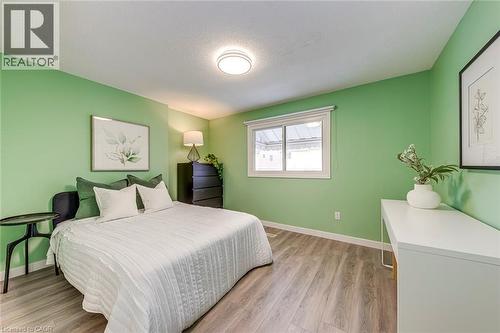 2223 Vista Drive, Burlington, ON - Indoor Photo Showing Bedroom