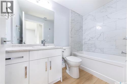 523 Sharma Crescent, Saskatoon, SK - Indoor Photo Showing Bathroom