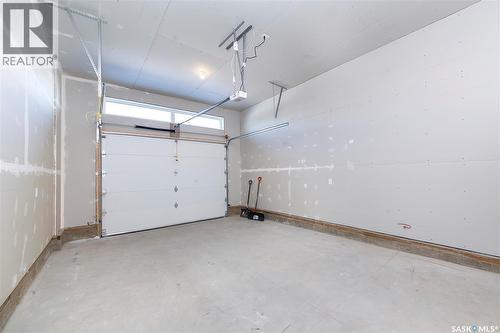 523 Sharma Crescent, Saskatoon, SK - Indoor Photo Showing Garage
