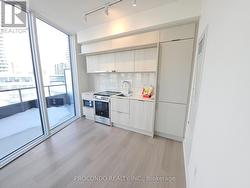 610 - 448 BURNHAMTHORPE ROAD W  Mississauga, ON L5B 0R4