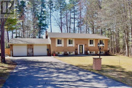 16 HERITAGE DRIVE  Petawawa, ON K8H 3J3