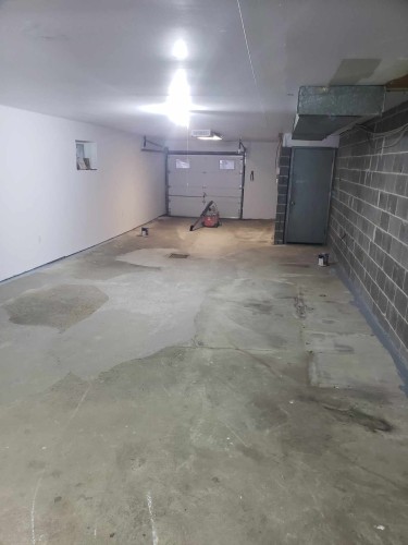 Garage - 579 15E Avenue, Montréal (Lasalle), QC - Indoor Photo Showing Garage