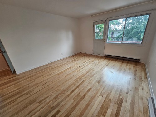 Salon - 579 15E Avenue, Montréal (Lasalle), QC - Indoor Photo Showing Other Room