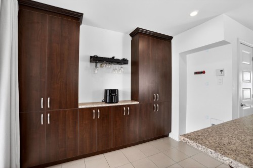 Cuisine - 587 Rue De Pompadour, Mascouche, QC - Indoor Photo Showing Other Room