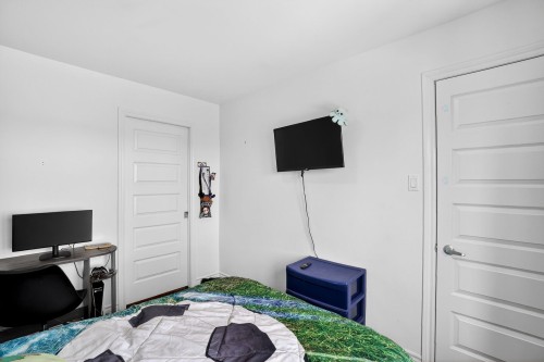 Chambre à coucher - 587 Rue De Pompadour, Mascouche, QC - Indoor Photo Showing Bedroom