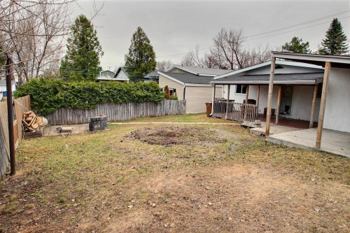 Courtyard - 334 Av. Dufault, Rouyn-Noranda, QC - Outdoor