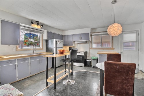 Cuisine - 334 Av. Dufault, Rouyn-Noranda, QC - Indoor